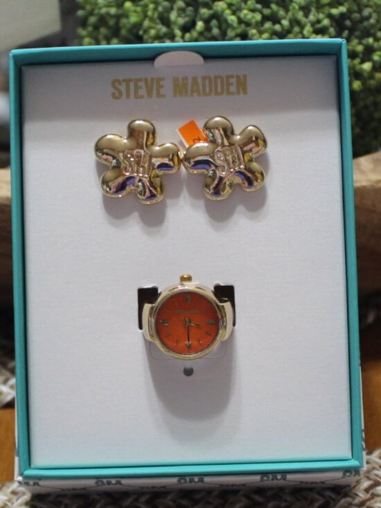 Steve Madden Accessories - NWT Steve Madden jewelry set earrings and ring watch CUTE!